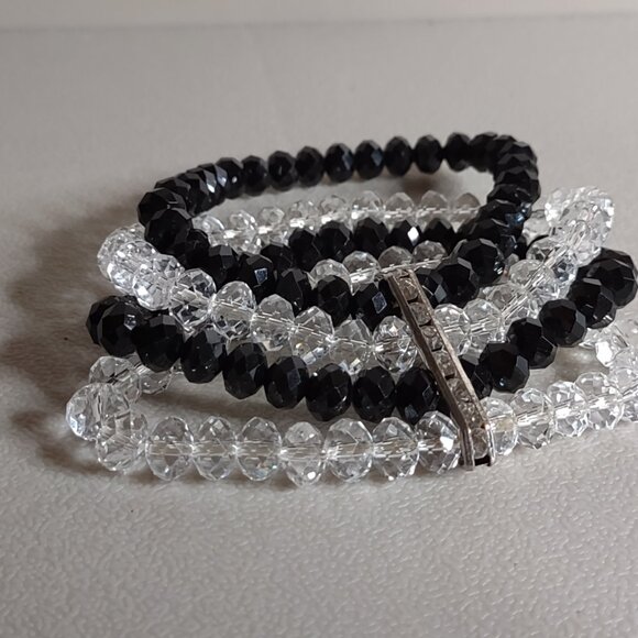 Black And Clear Glass Bead Stretch Bracelet - Picture 5 of 6